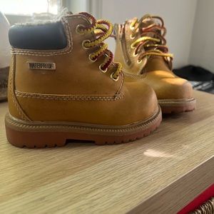 Toddler waterproof work/winter boots